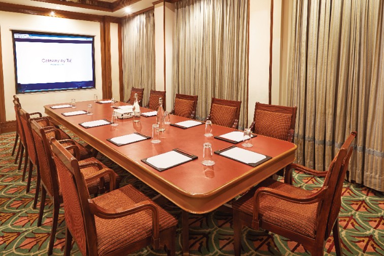 The-Gateway-Hotel-Marine-Drive-Ernakulam-Conference-Room-3X2
