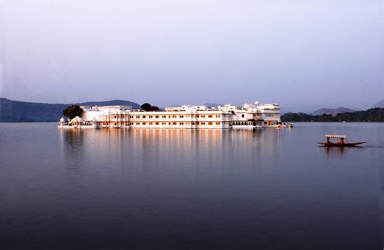 Palace Hotel in Udaipur at Lake Pichola - 5 Star Hotel in Udaipur | Taj Lake Palace, Udaipur