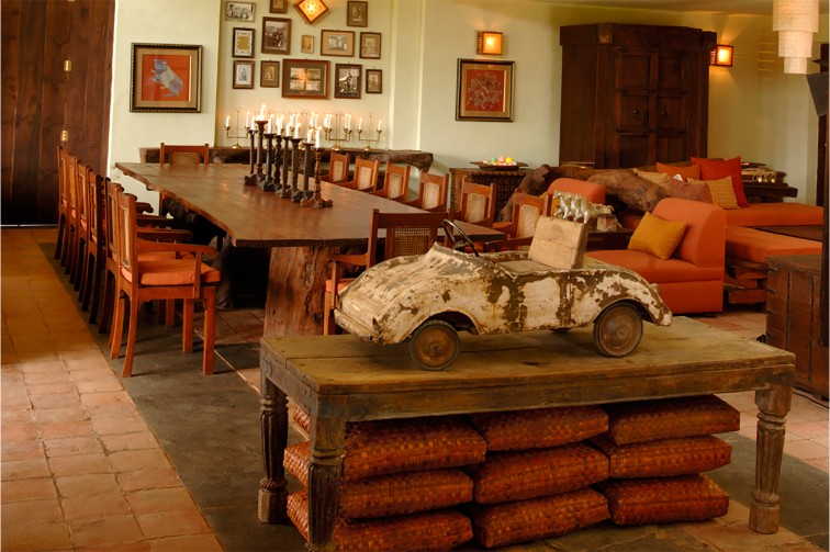 Dining Lounge at Mahua Kothi