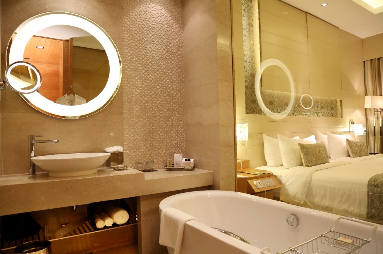Luxury Bathroom in Deluxe Room at Taj City Centre Gurugram