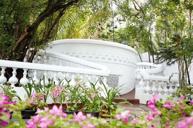 English Garden at Taj Connemara, Chennai
